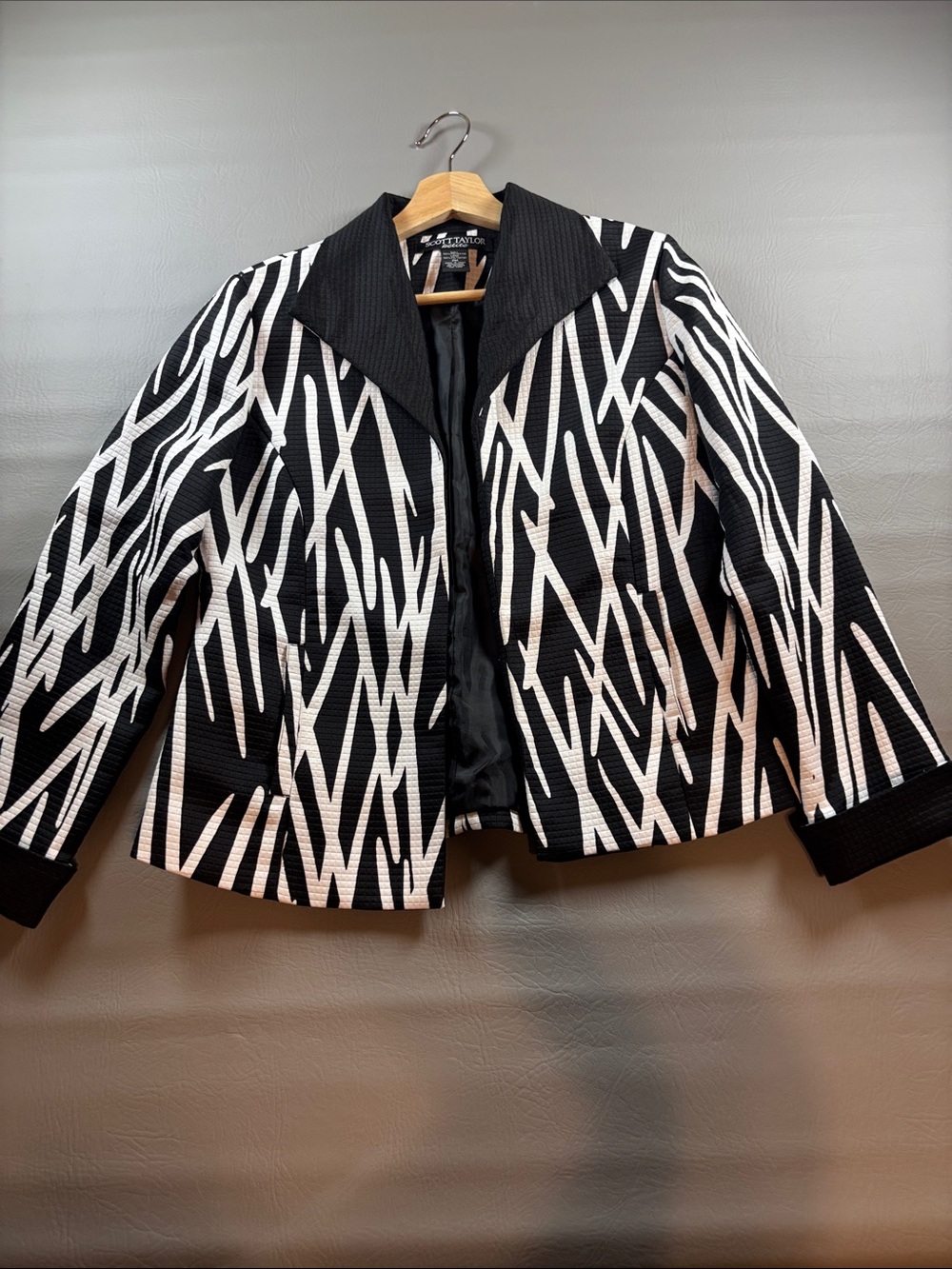 Black & White Patterned Women's Blazer by Scott Taylor